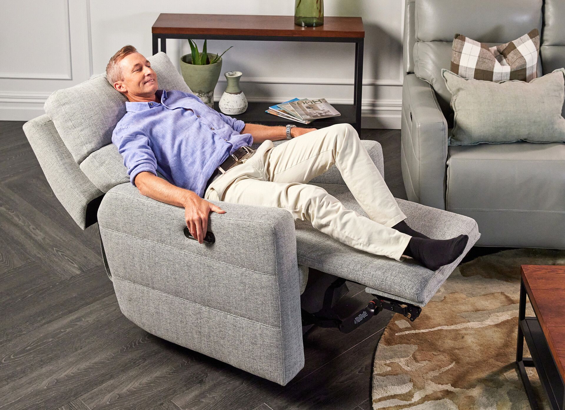 Ryan Power Recliner - High Roller Tuxedo