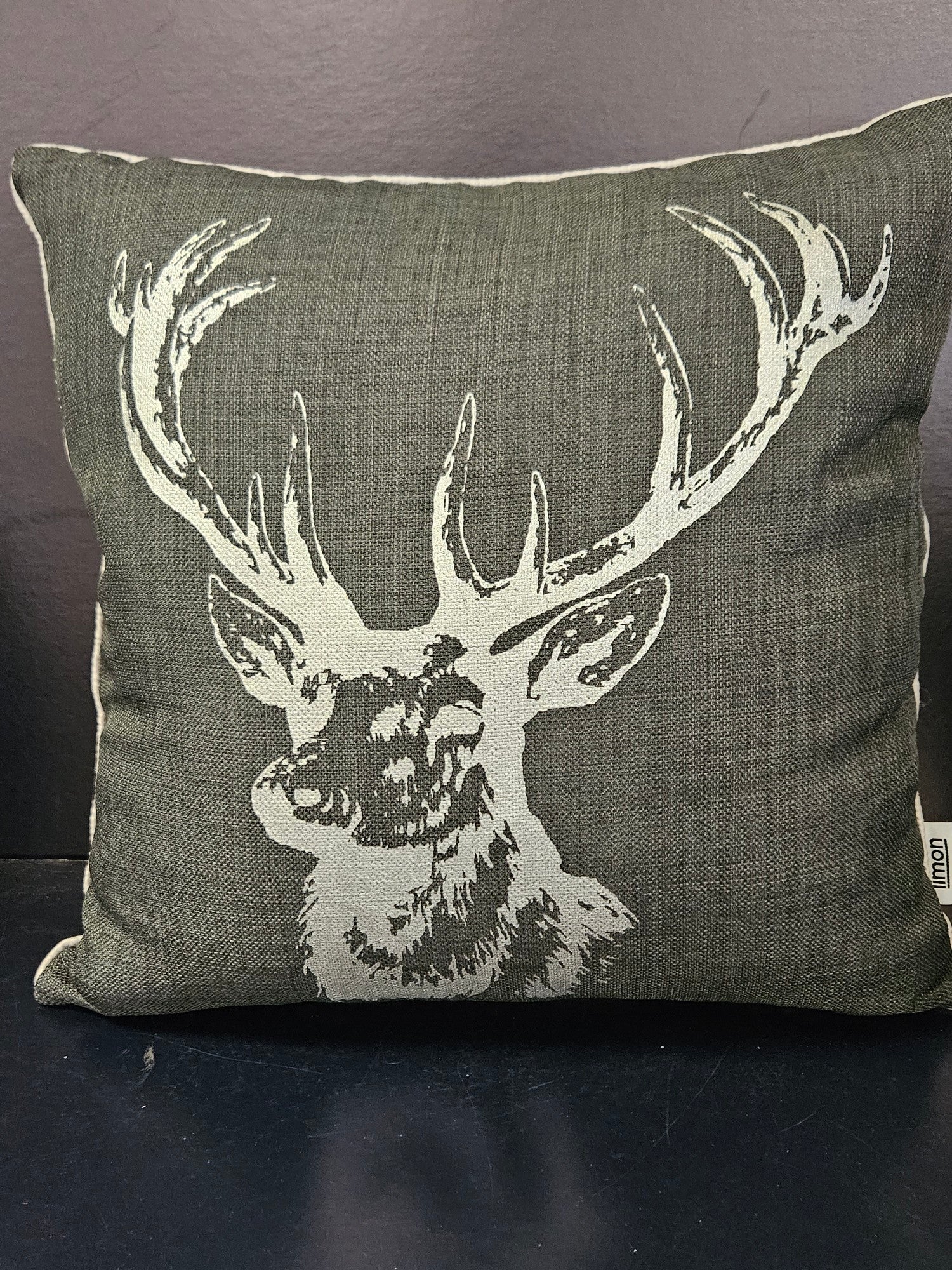 Buck Cushion